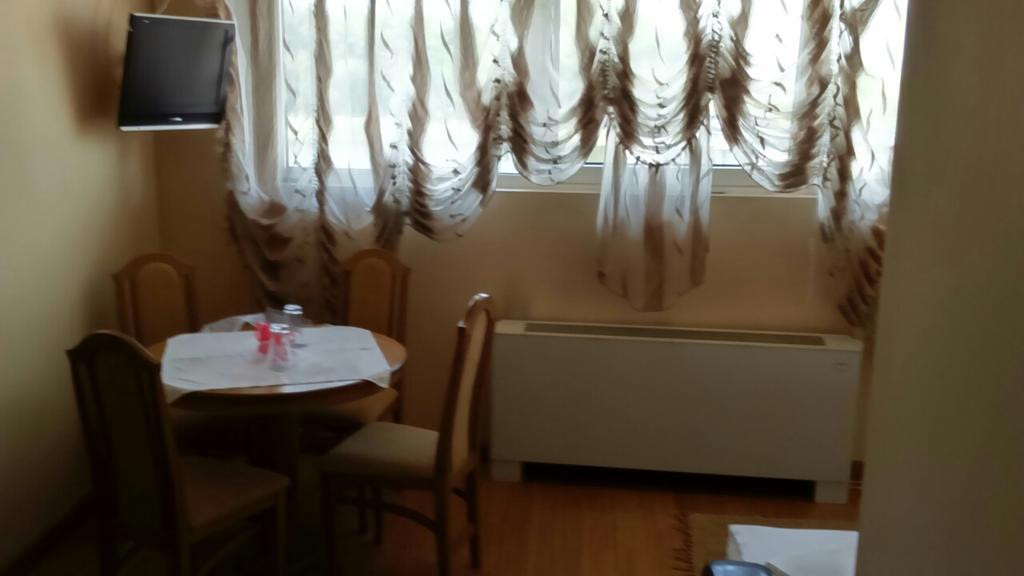 Motel Kneginja Τσάτσακ Δωμάτιο φωτογραφία