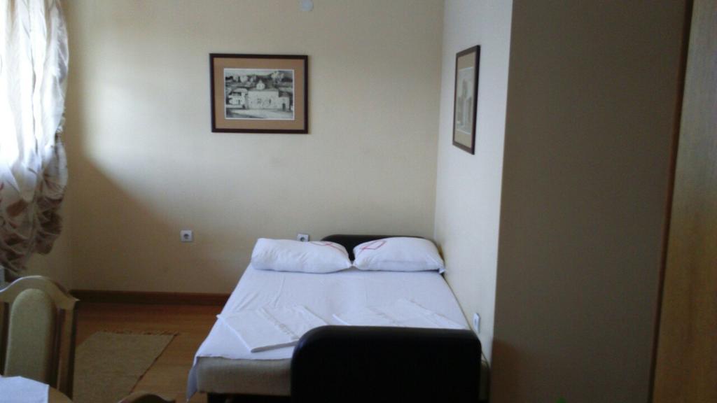 Motel Kneginja Τσάτσακ Δωμάτιο φωτογραφία