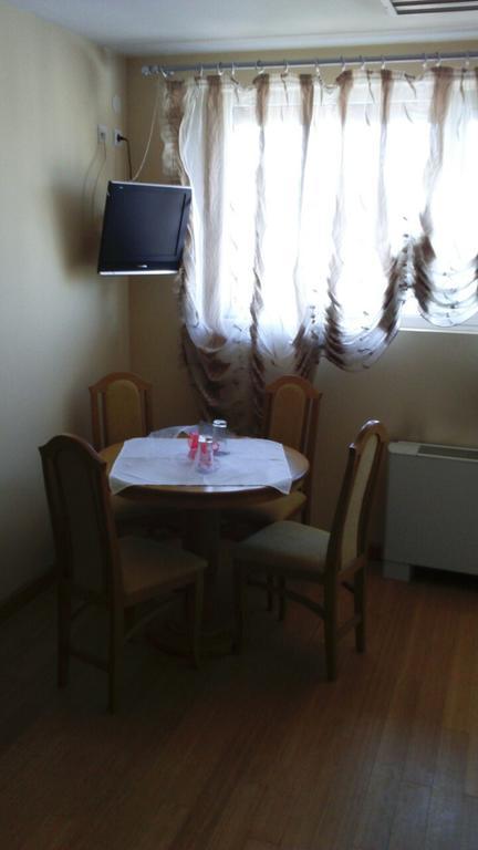 Motel Kneginja Τσάτσακ Δωμάτιο φωτογραφία