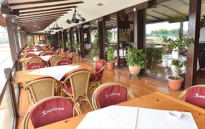 Motel Kneginja Τσάτσακ Εξωτερικό φωτογραφία