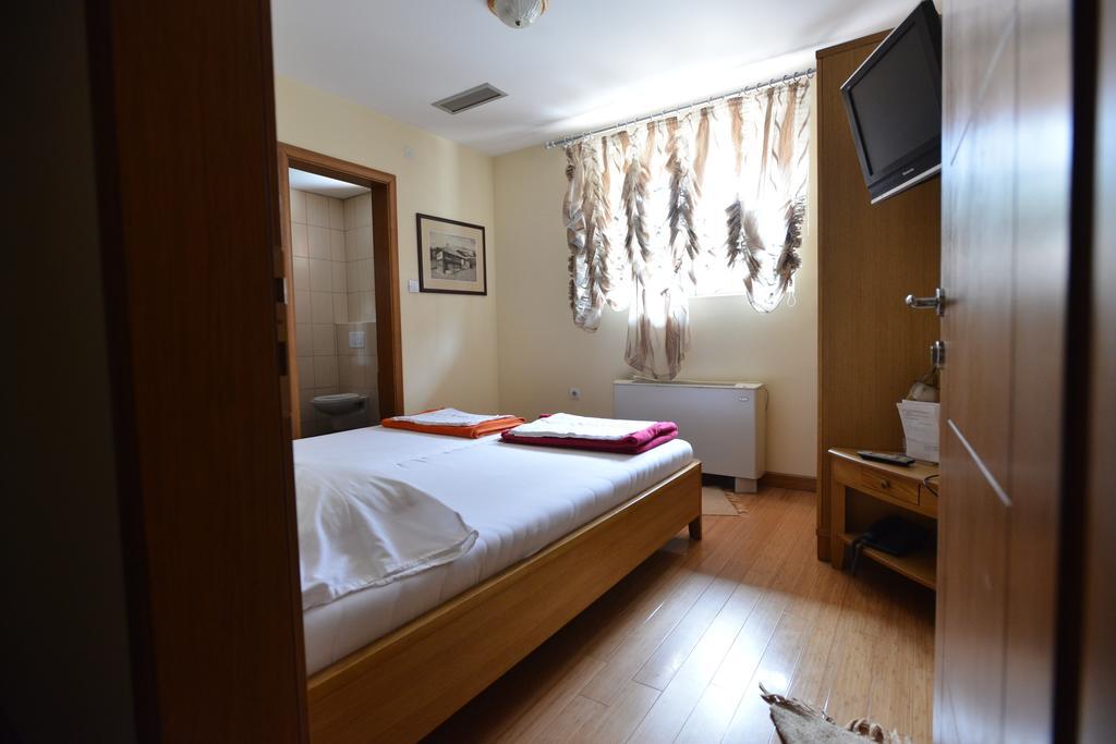 Motel Kneginja Τσάτσακ Δωμάτιο φωτογραφία